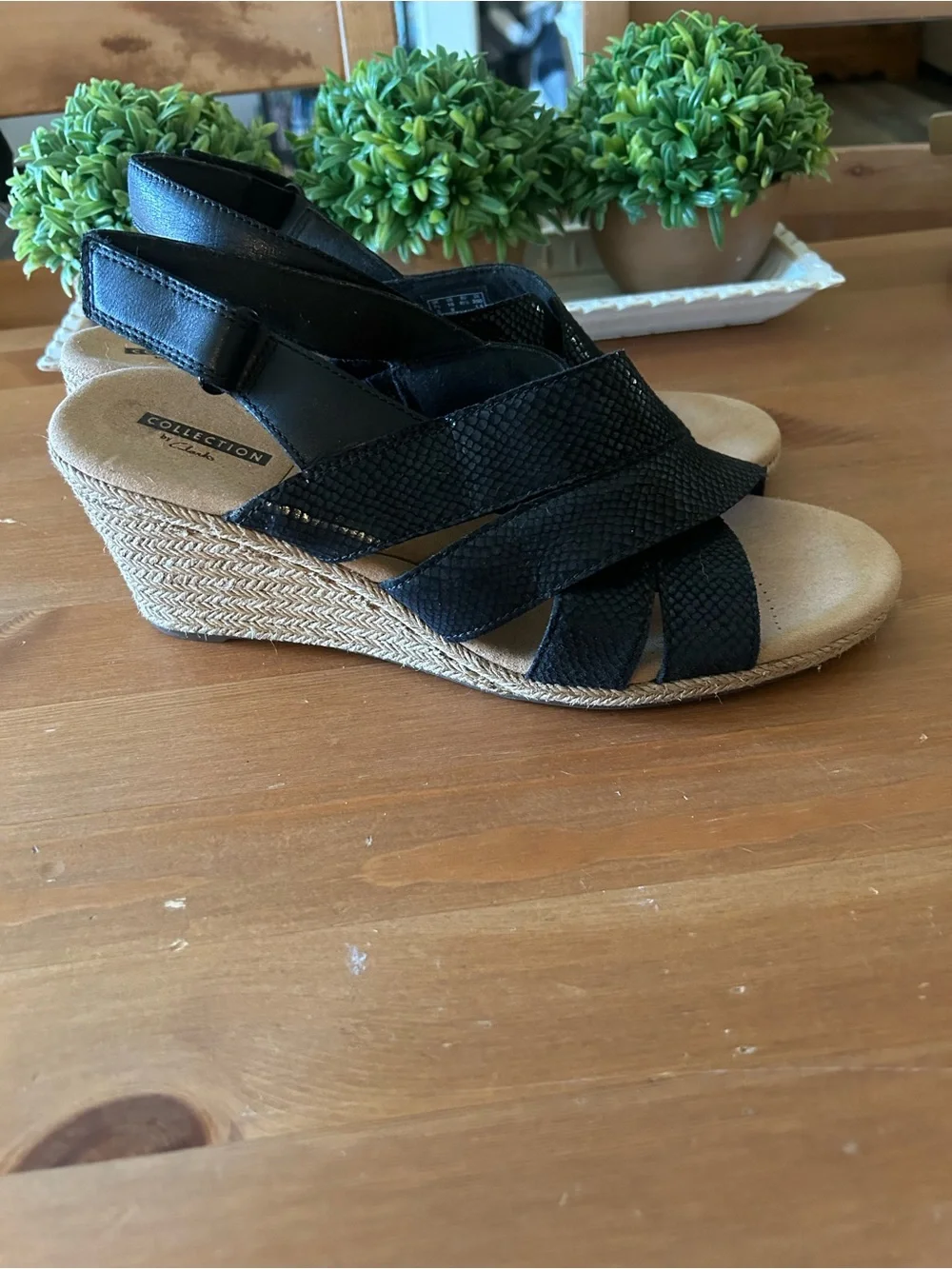 NEW Clarks Lafley Krissy Black Leather Criss-Cross Espadrille Wedge 10